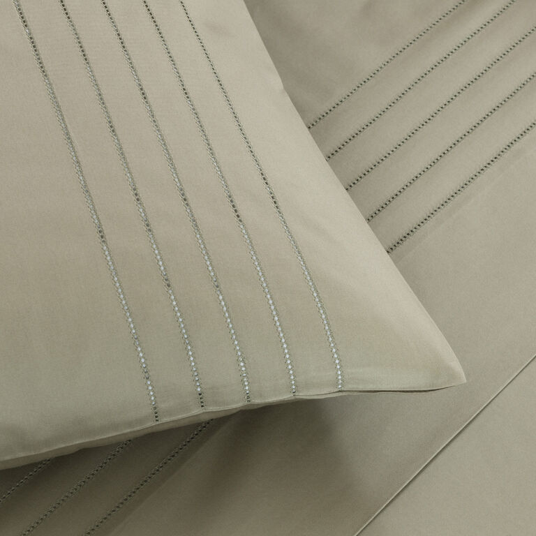 slide 3 Lush Ajour Euro Pillowcase Set