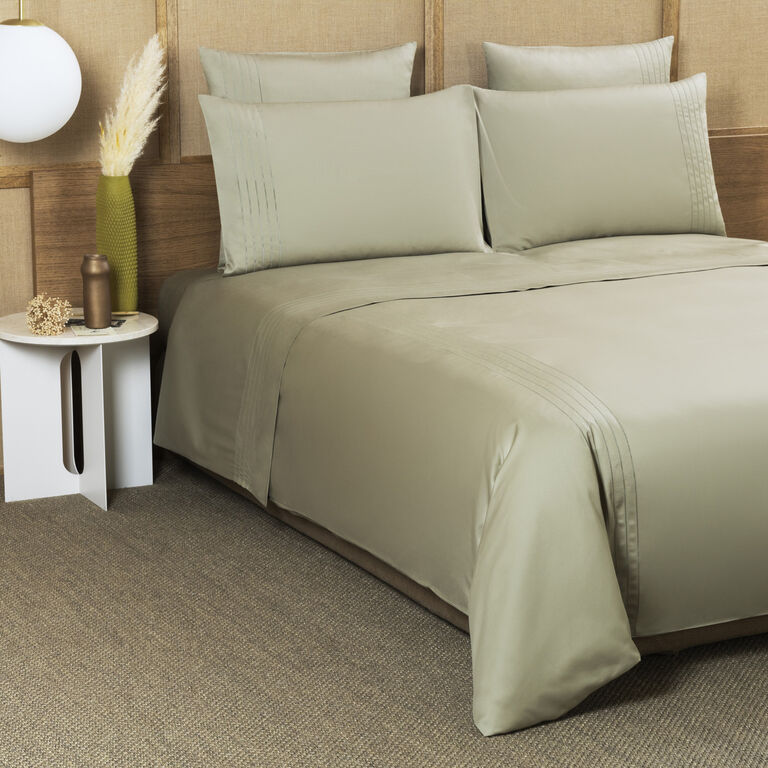slide 4 Lush Ajour Euro Pillowcase Set