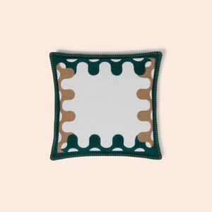 slide 1 Deco Cushion 005