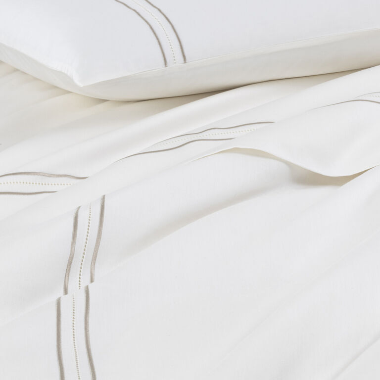 slide 5 Elegance Duvet Cover