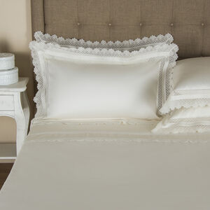 slide 2 Macrame Pizzo Sheet Set