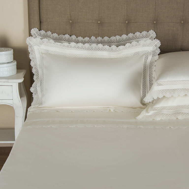 slide 2 Macrame Pizzo Sheet Set
