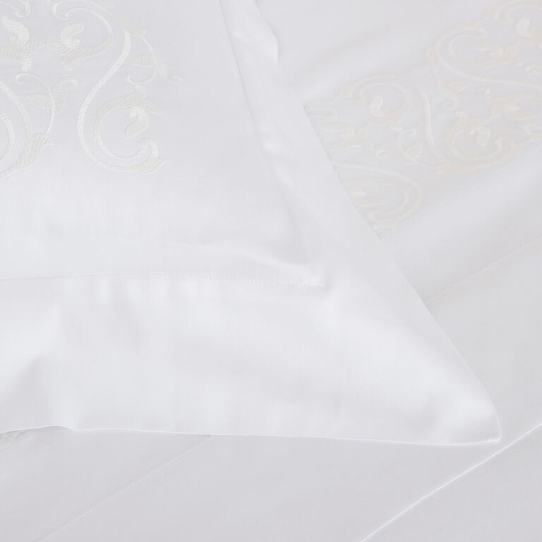 slide 3 Ornate Medallion Embroidered Duvet Cover
