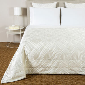 slide 1 Luxury Gant Light Quilt