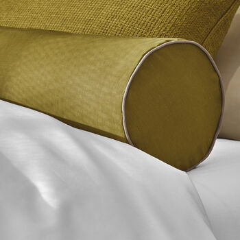 Allure Neck Roll