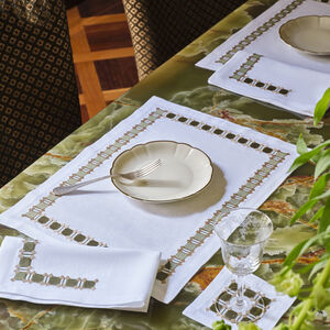 slide 1 Deco Placemat and Napkins Set