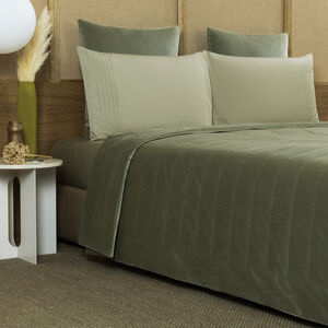 slide 2 Luxury Cashmere Velvet Light Quilt