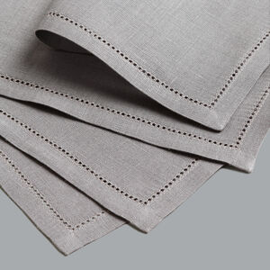 slide 3 Convivium Napkin Set