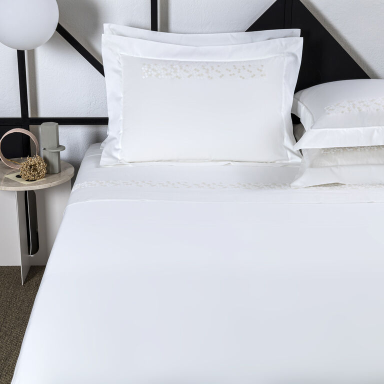 slide 2 Glimmer Embroidery Sheet Set