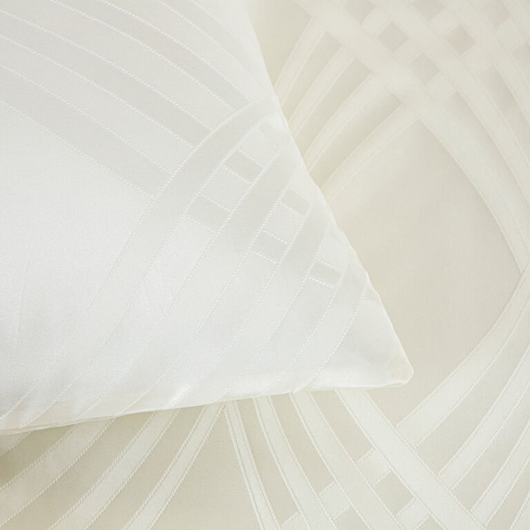 slide 3 Gant Luxury Decorative Pillow Ivory/Ivory Cover