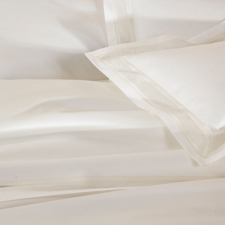 slide 4 Net Lace Sheet Set