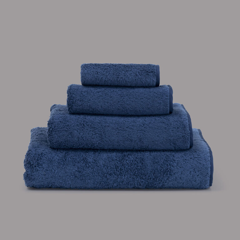 slide 4 Unito Bath Towel