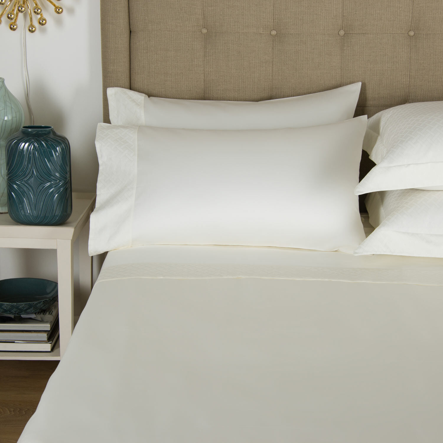 slide 2 Savona Border Sheet Set