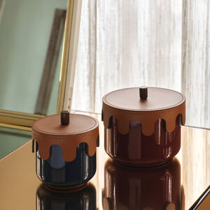 slide 5 Modernism Medium Lacquered Pot