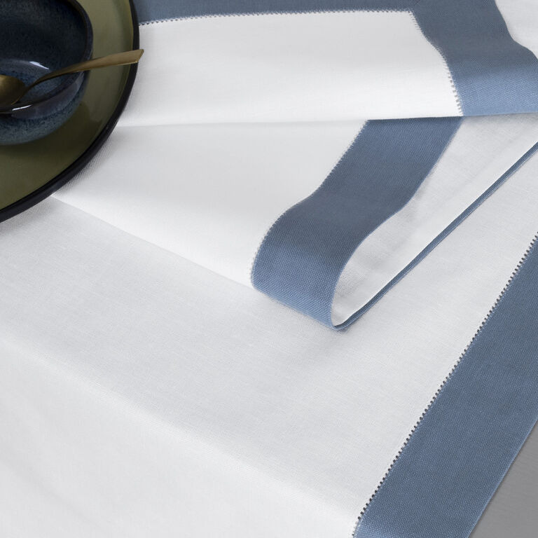 slide 3 Artistry Ajour Runner