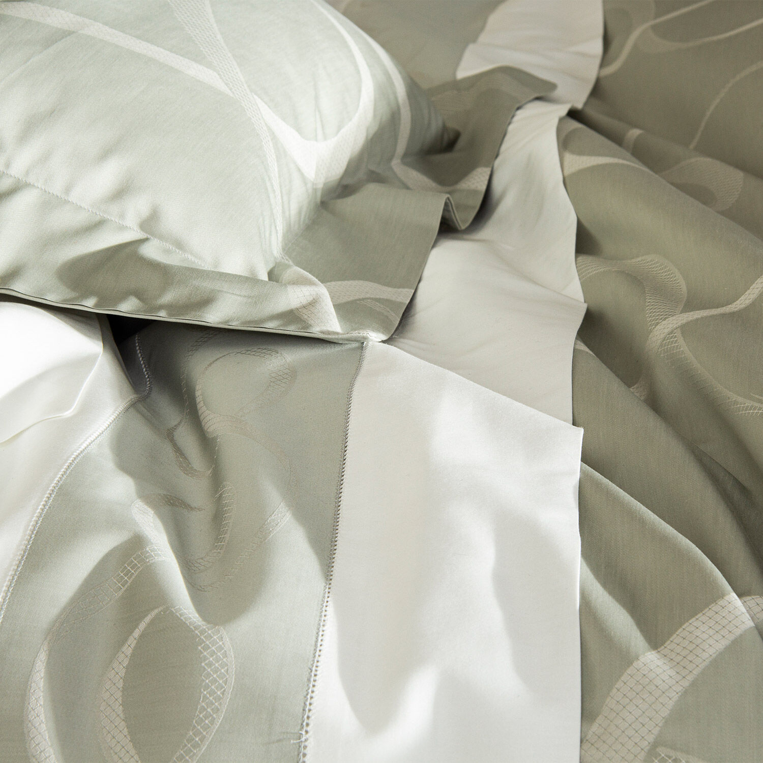 Ribbons Border Sheet Set
