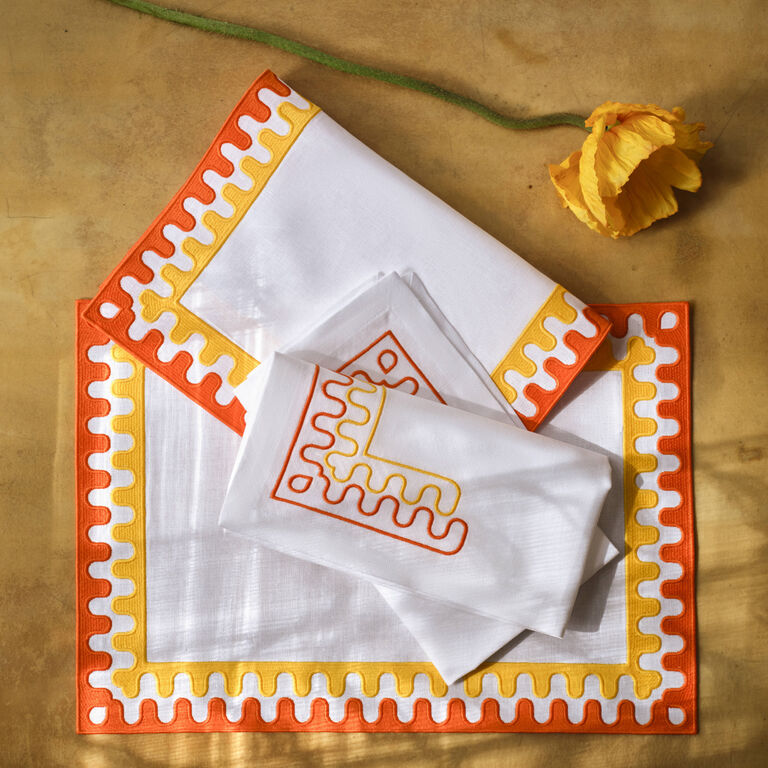 slide 1 Modernism Forma Placemat and Napkins Set