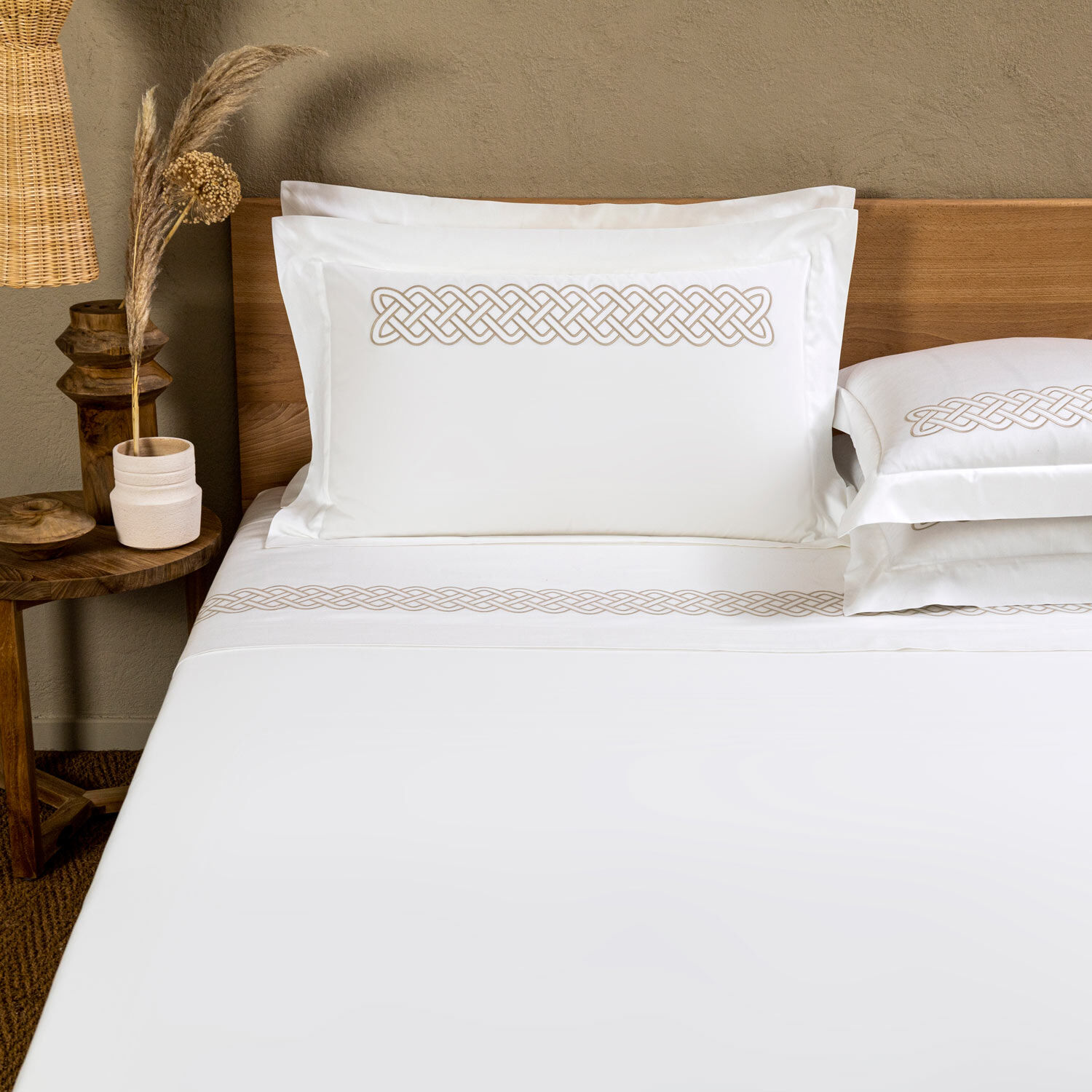 Intreccio Embroidered Sheet Set