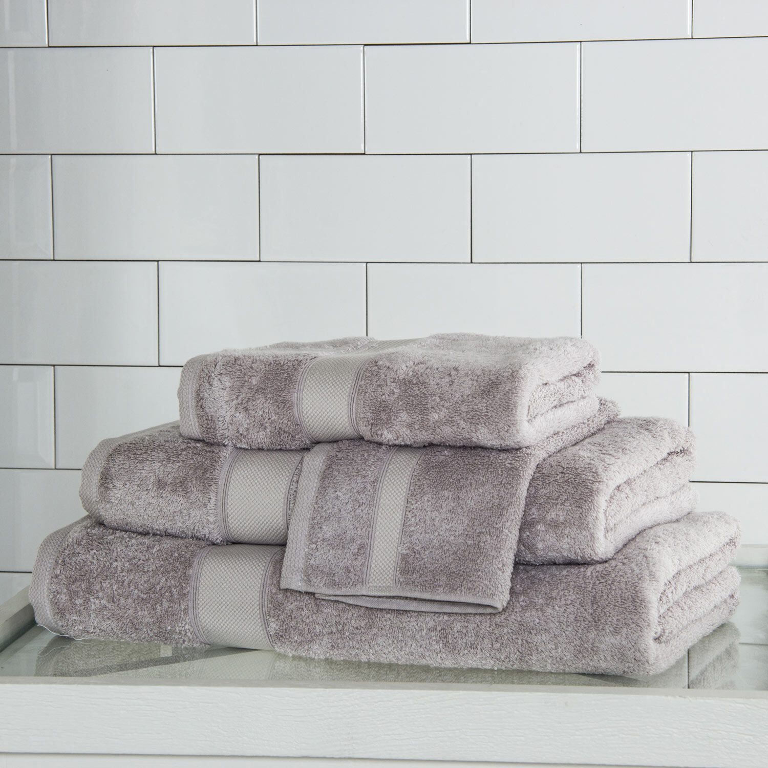 Luxury Hotel Duchess Geometric Bath Towels