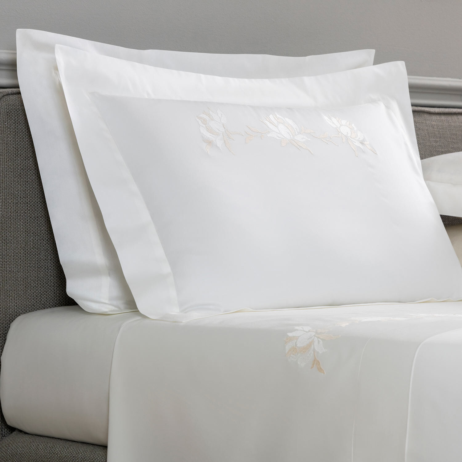 Peonia Embroidered Sham