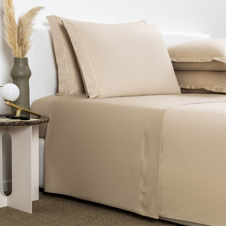 slide 1 Camelia Sheet Set