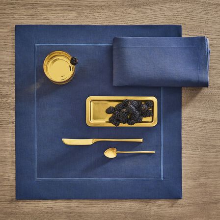 Define Placemats and Napkins Set