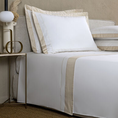 Frette Luca Down Alternative Pillow Filler in White Size Queen