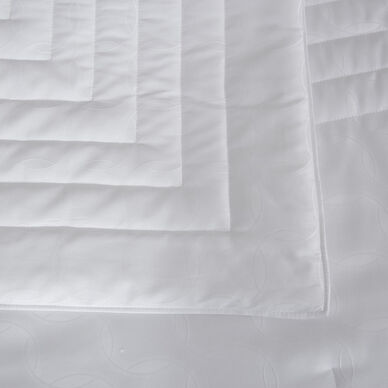 frette light outlet sigurd quilt