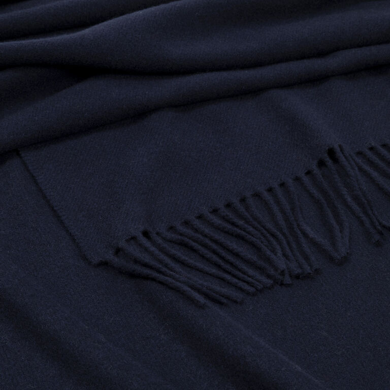slide 4 Nuage Throw