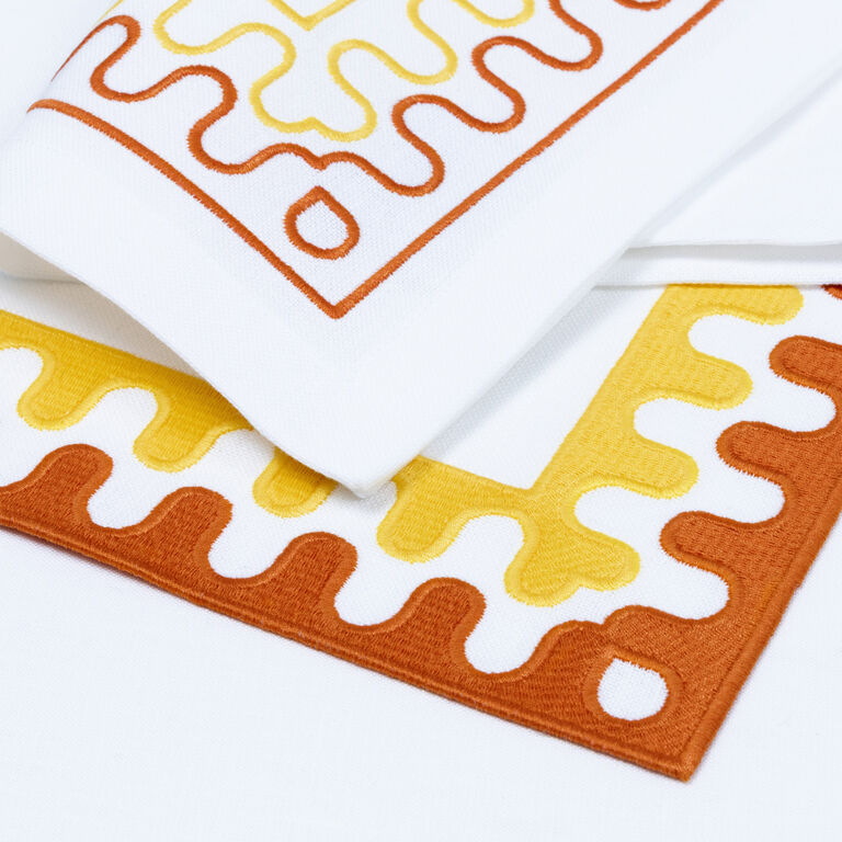 slide 4 Modernism Forma Placemat and Napkins Set