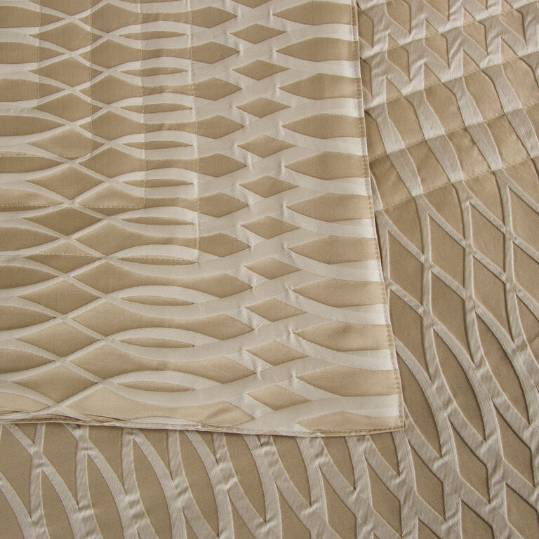 slide 3 Helix Light Quilt
