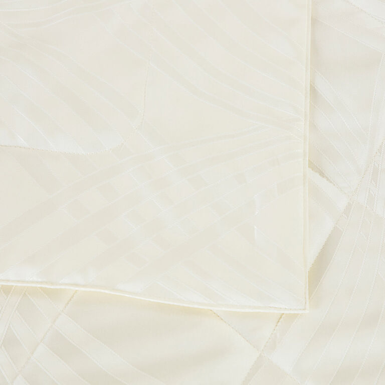 slide 3 Luxury Gant Light Quilt