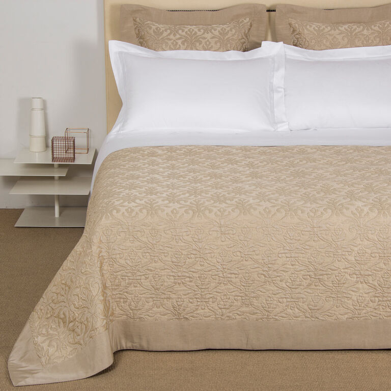 slide 1 Platinum Bedcover