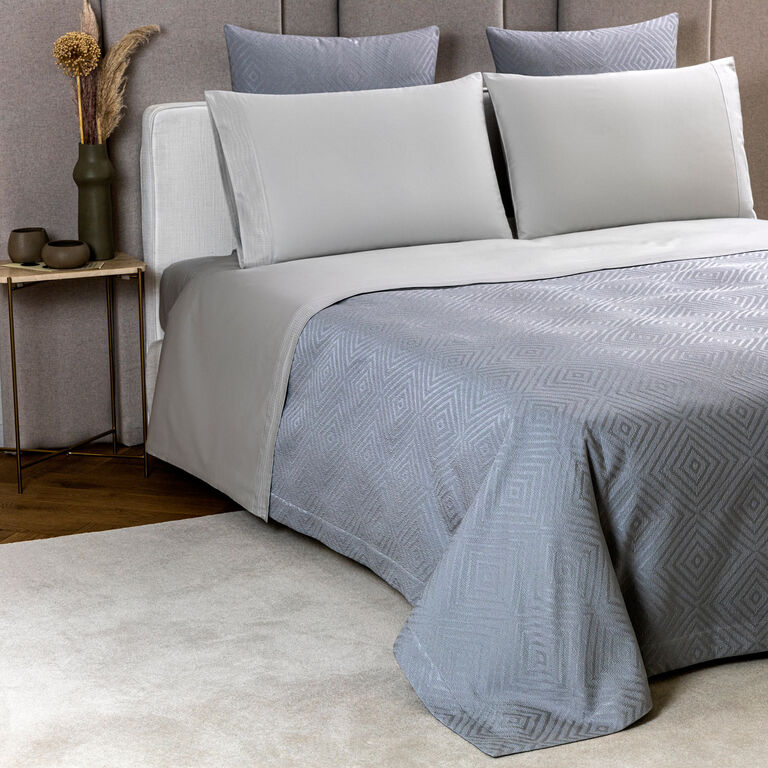 slide 4 Sandy Weaves Bedcover