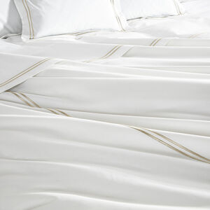 slide 5 Classic Pillowcase Set