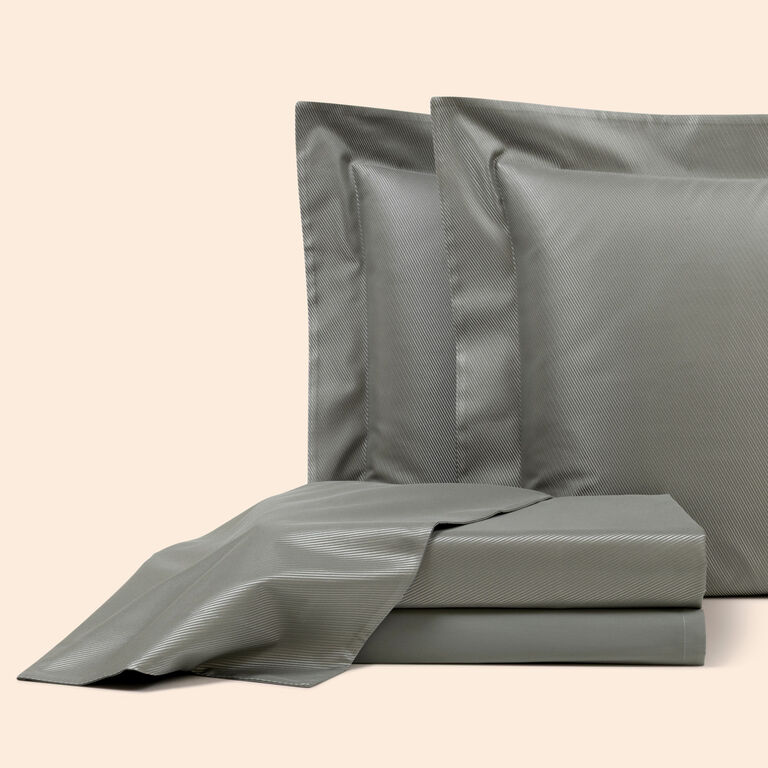 slide 5 Oblique Jacquard Duvet Cover Set
