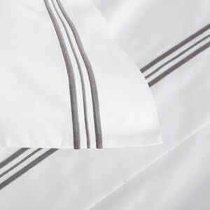 slide 3 Triplo Bourdon Pillowcase