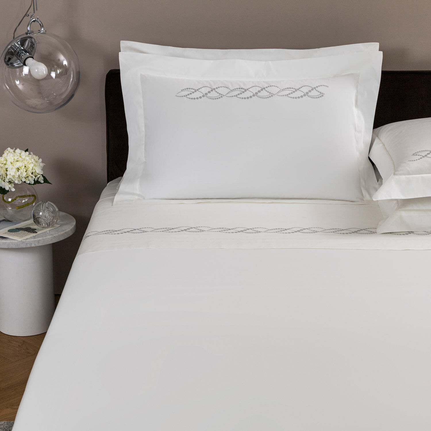 slide 2 Pearls Embroidered Sheet Set