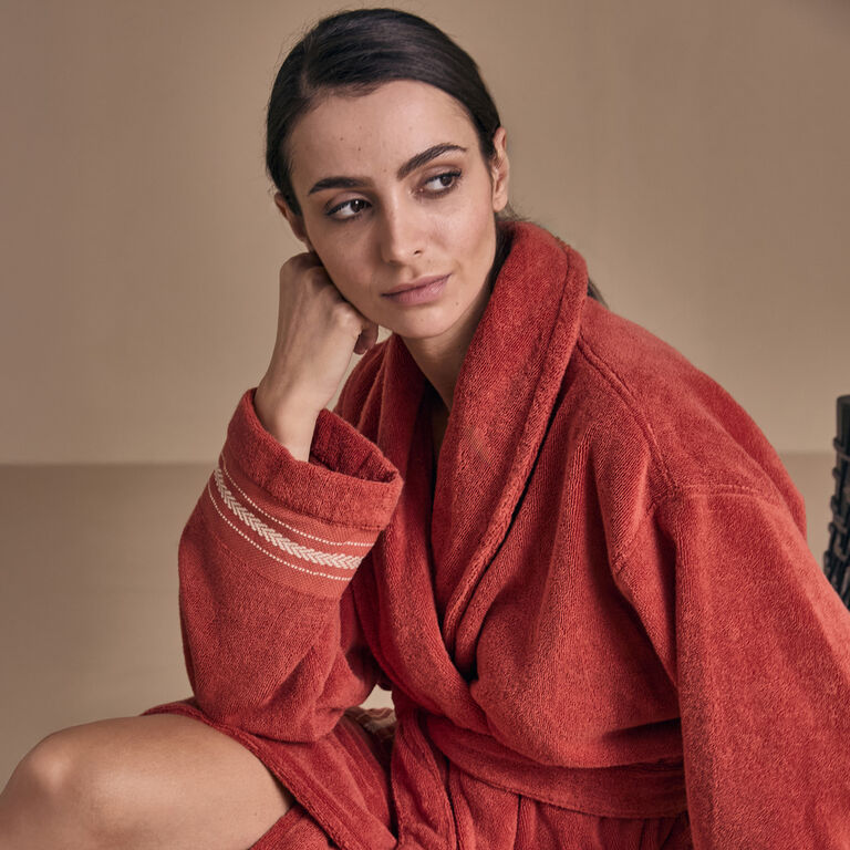 slide 4 Oasis Bathrobe