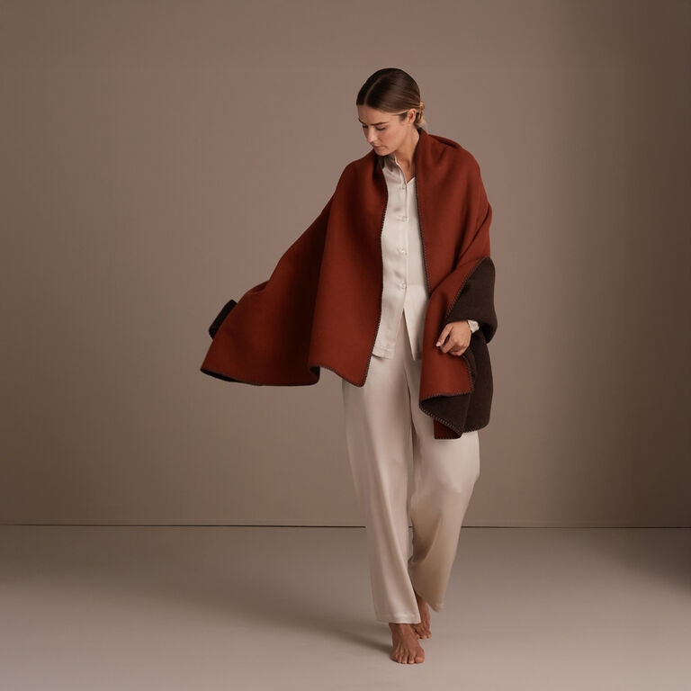 slide 4 Voyager Throw