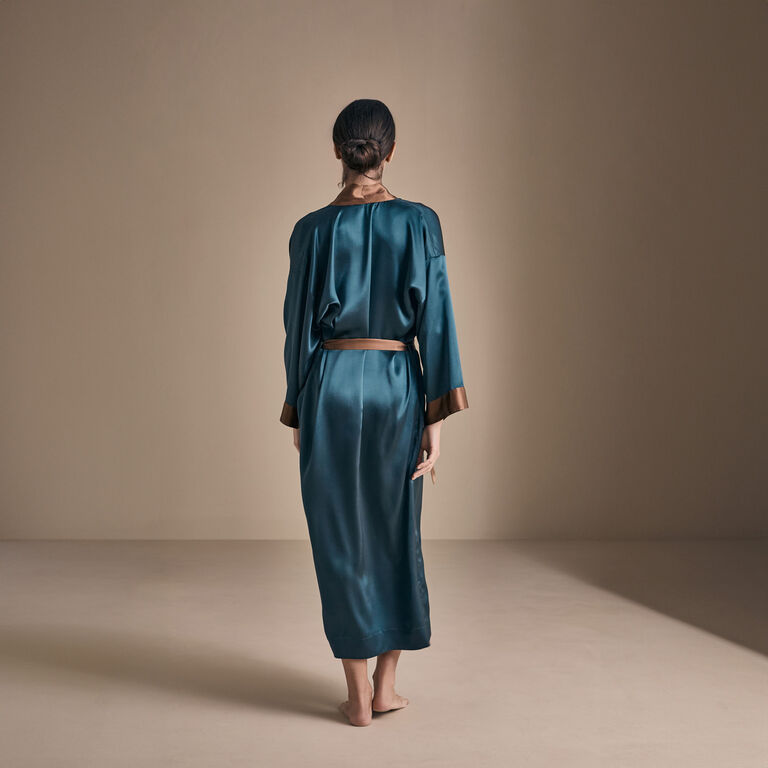 slide 3 Cascade Robe