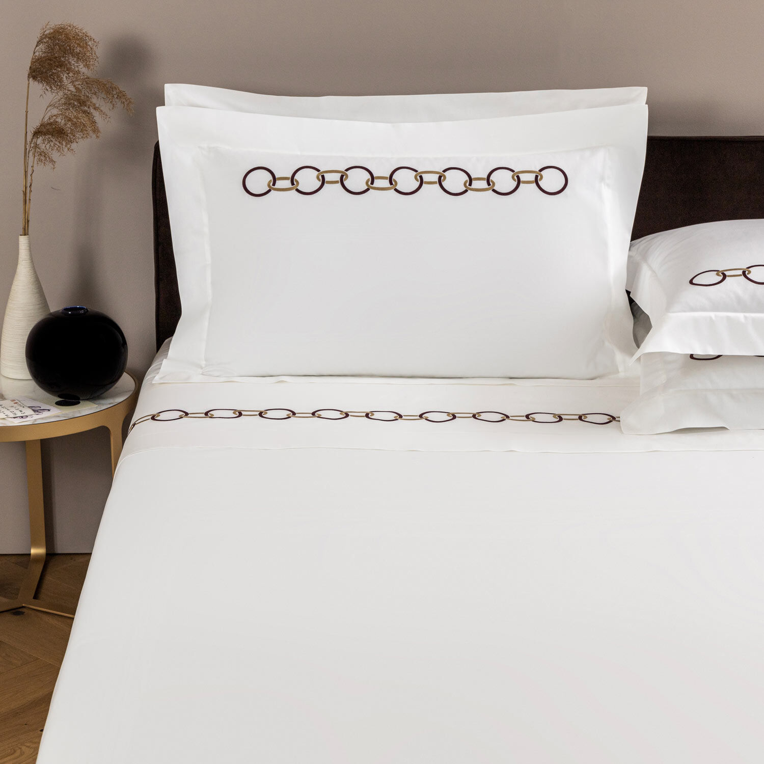 Links Embroidered Sheet Set