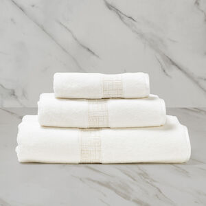 slide 2 Maze Lace Bath Towel