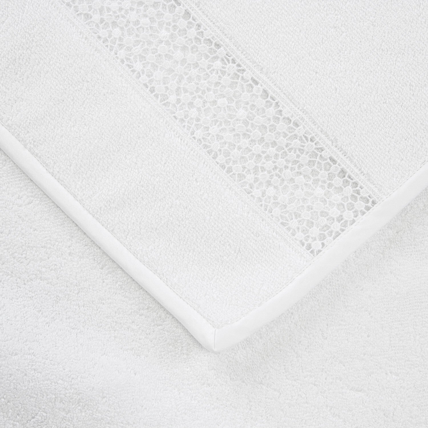 Forever Lace Bath Sheet