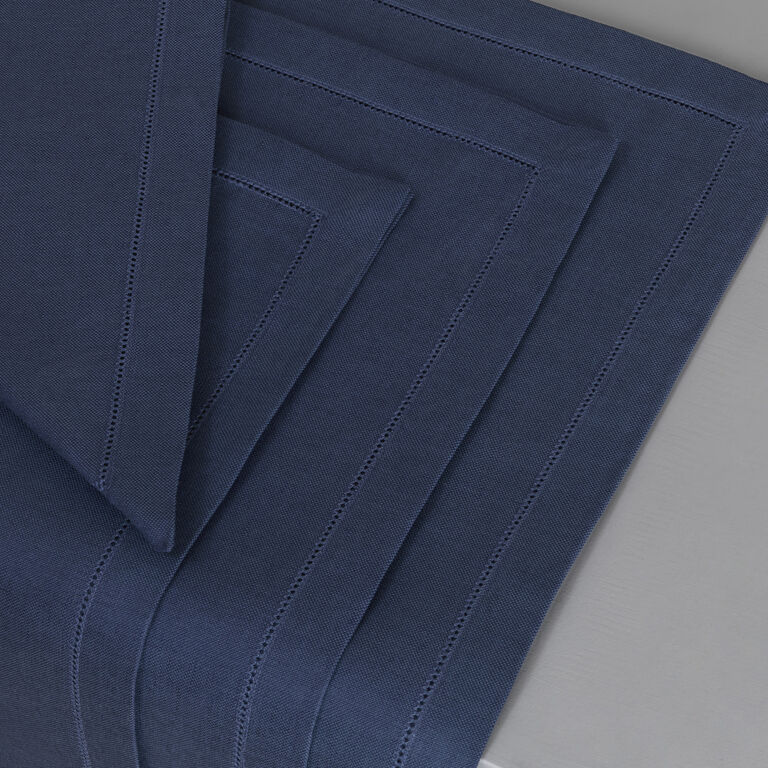 slide 4 Artistry Ajour Napkins Set