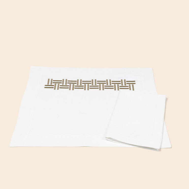 slide 3 Basket Weave Placemats and Napkins Set