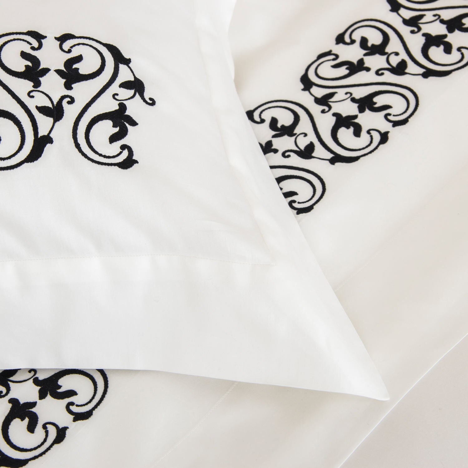 slide 3 Ornate Medallion Embroidered Duvet Cover