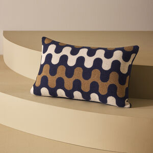 slide 5 Modernism Cushion 001