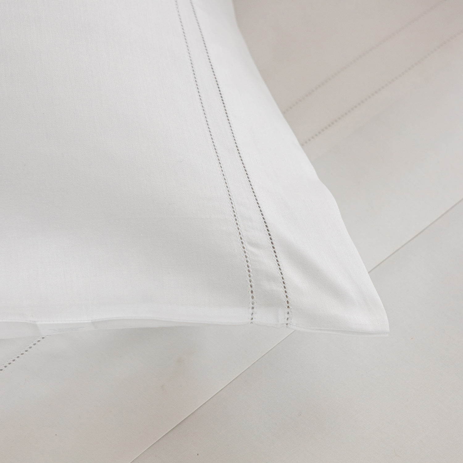 slide 3 Doppio Ajour Pillowcase