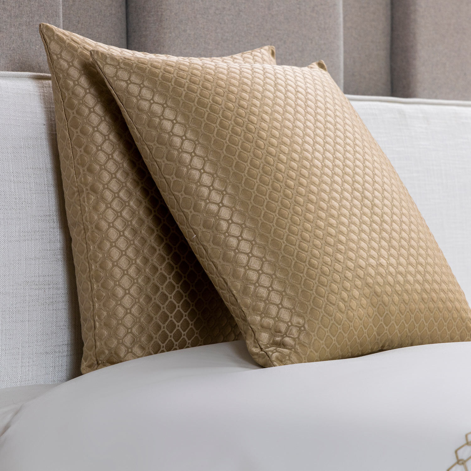 slide 2 Luxury Illusione Decorative Pillow